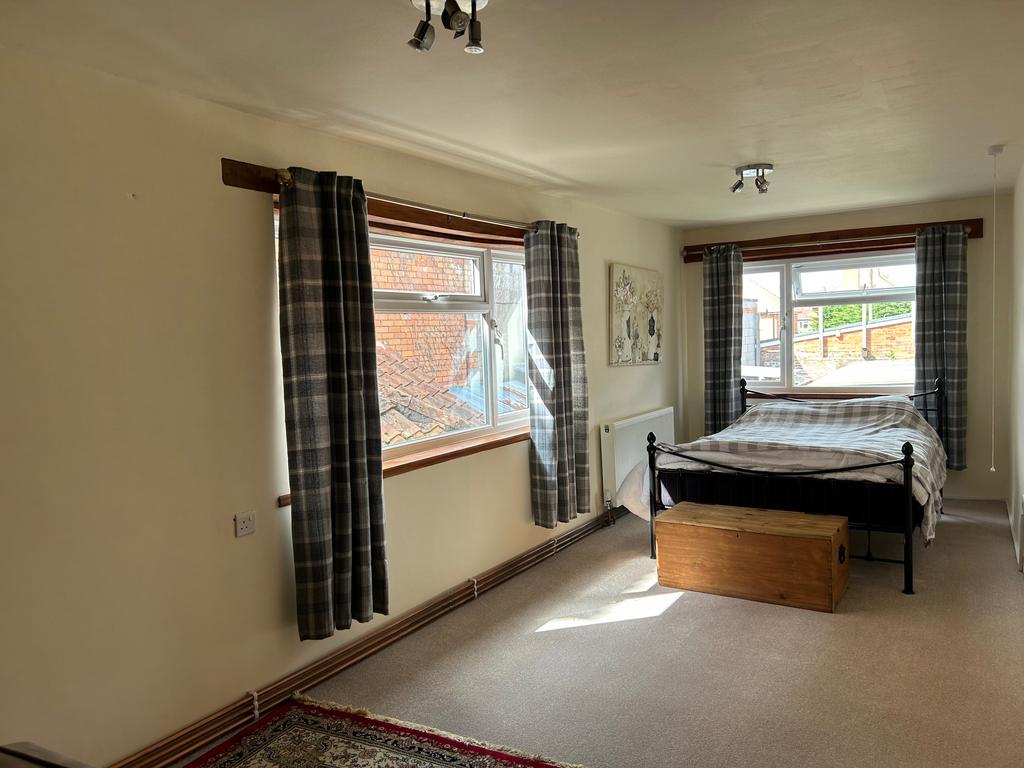 Bedroom 1 ( rear facing )