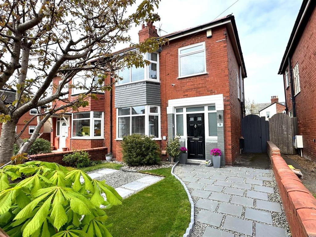 Sandhurst Avenue