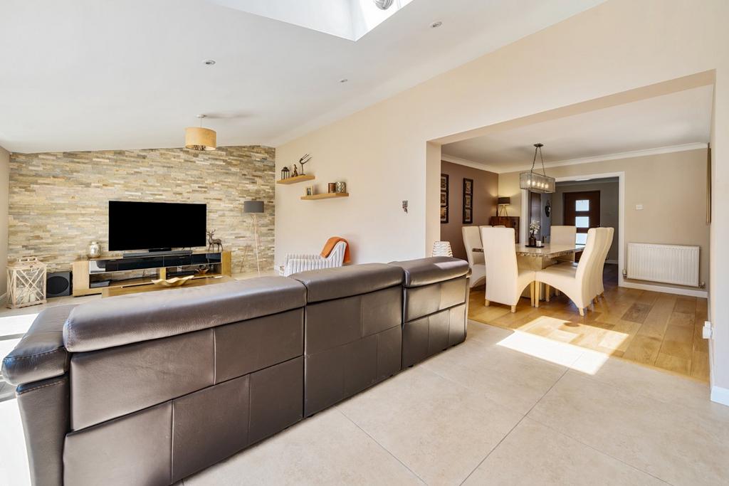 Living/Dining Area