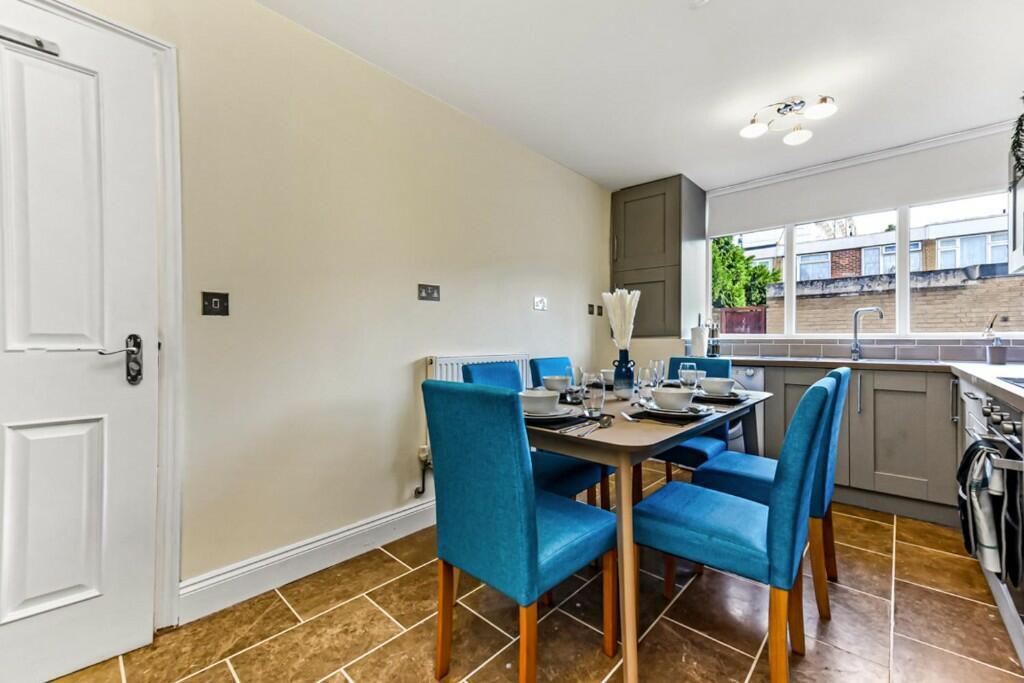 242054 Cassland Road Serviced Apartment IMG 00 0000.j