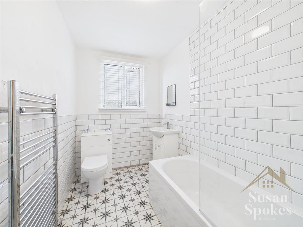 CAM01858 G0-PR0117-STILL031.jpg