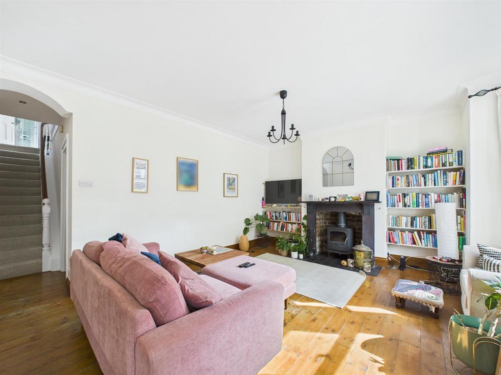 Lounge 1.jpg