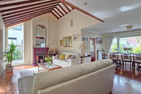 4 bedroom detached house for sale, Elveley Drive, West Ella