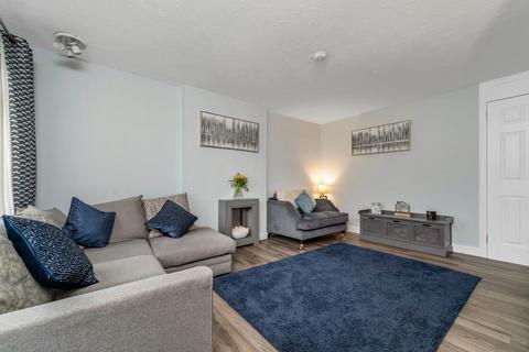39 Burnside Gardens, Kilbarchan, Johnstone, PA10 2HQ