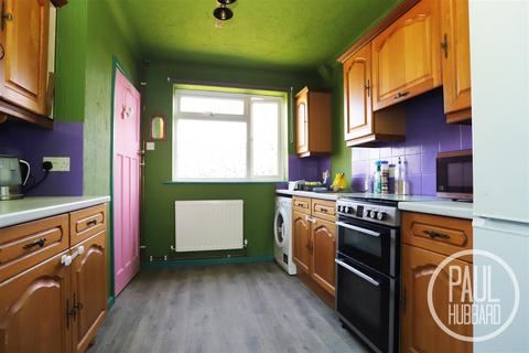 3 bedroom semi-detached house for sale, Minden Road, Lowestoft, NR32