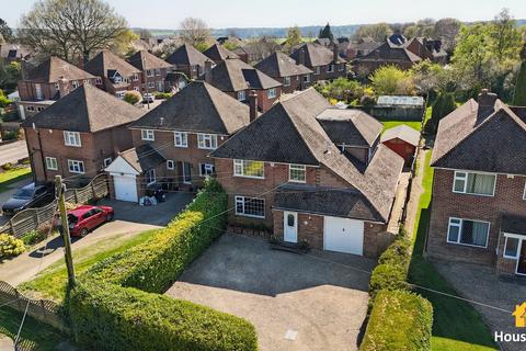 128 Berkeley Avenue, Chesham, HP5 2RT