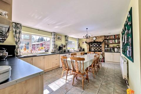 128 Berkeley Avenue, Chesham, HP5 2RT