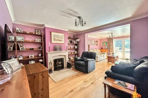 128 Berkeley Avenue, Chesham, HP5 2RT