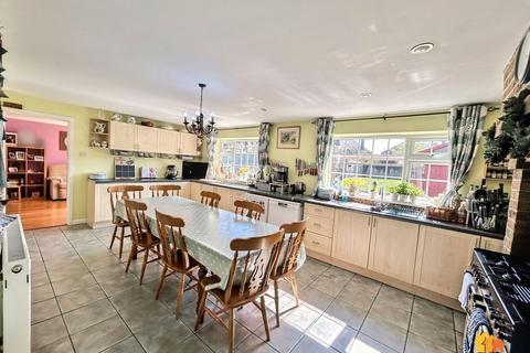 128 Berkeley Avenue, Chesham, HP5 2RT