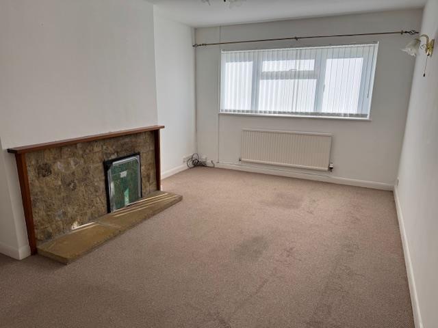 Sitting/dining room