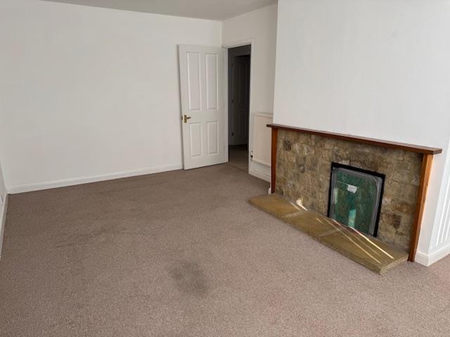 Sitting/dining room