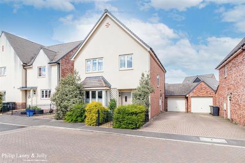 47 Dalziel Drive, Whittington, Worcester, WR5 2QY