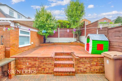 15 Laurels Drive, Littleborough, OL15 0DU