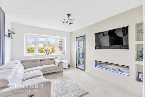 15 Laurels Drive, Littleborough, OL15 0DU