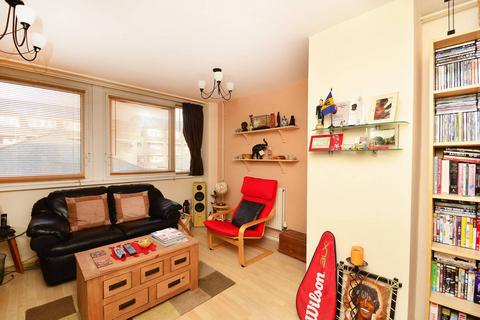 2 bedroom flat to rent, Tolsford Road, Hackney, London, E5