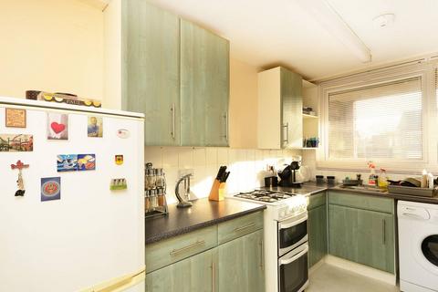 2 bedroom flat to rent, Tolsford Road, Hackney, London, E5
