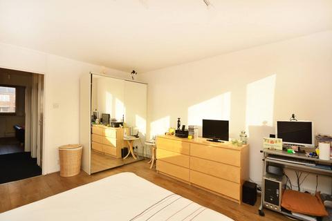 2 bedroom flat to rent, Tolsford Road, Hackney, London, E5