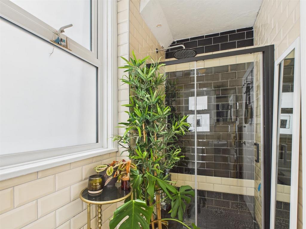 Shower 1.jpg