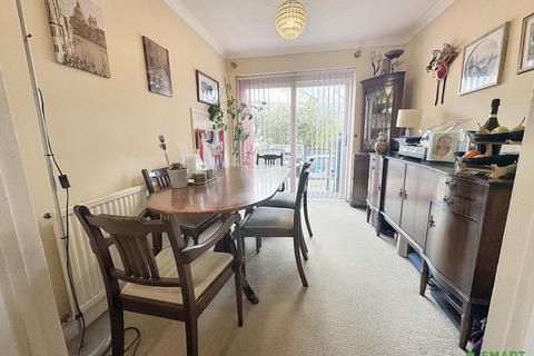 10 Creely Close, Exeter, EX2 8GD