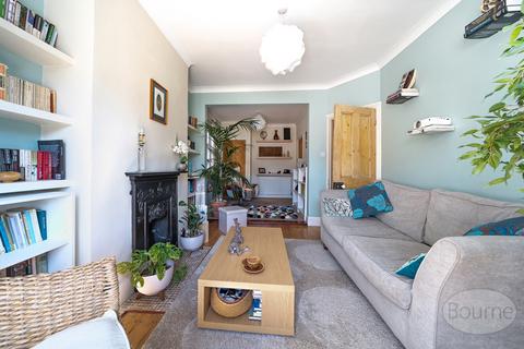 12 Caxton Gardens, Guildford, GU2 8AX