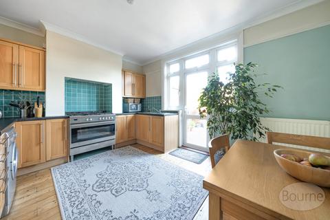 12 Caxton Gardens, Guildford, GU2 8AX