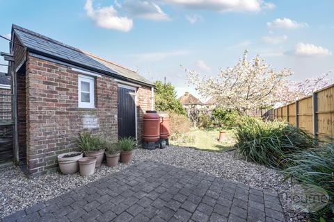 12 Caxton Gardens, Guildford, GU2 8AX