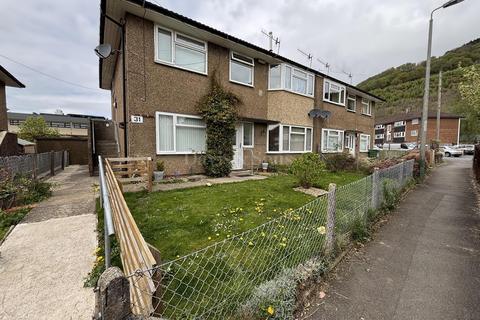 2 bedroom ground floor flat for sale, Waunfawr Gardens, Cross Keys, Newport. NP11