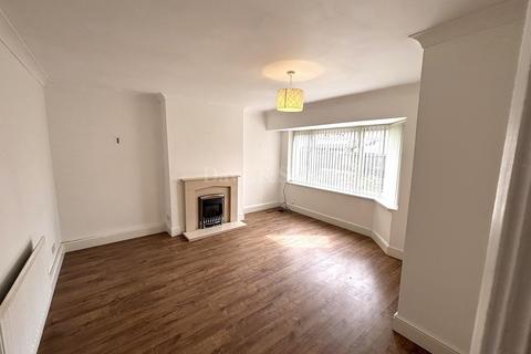 2 bedroom ground floor flat for sale, Waunfawr Gardens, Cross Keys, Newport. NP11