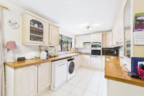 28 Ashton Close, Abbeydale, Gloucester, GL4 5BP