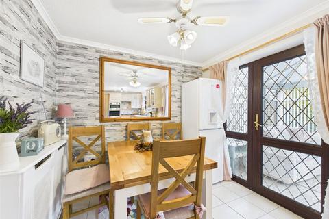 28 Ashton Close, Abbeydale, Gloucester, GL4 5BP