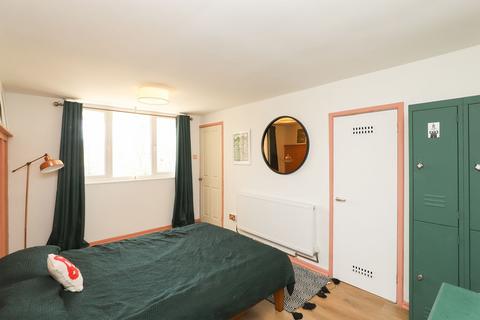 23 Middle Hay View, Sheffield, S14 1QJ