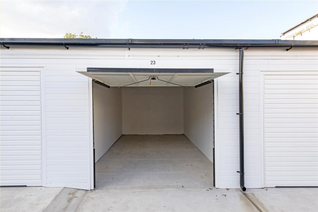 Garage Wandle Road