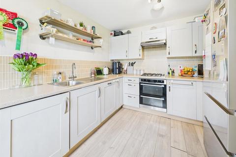 4 bedroom end of terrace house for sale, Chestnut Road, Brockworth, Gloucester