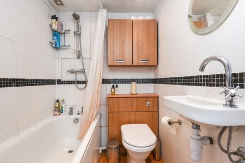 1 bedroom flat to rent, Shooters Hill Road Blackheath SE3