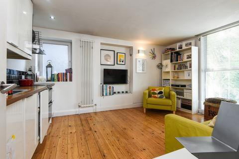1 bedroom flat to rent, Shooters Hill Road Blackheath SE3