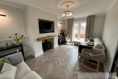 7 Cedar Way, Tonyrefail, Porth, CF39 8JN