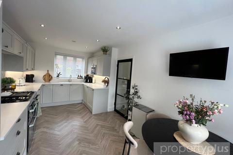 7 Cedar Way, Tonyrefail, Porth, CF39 8JN