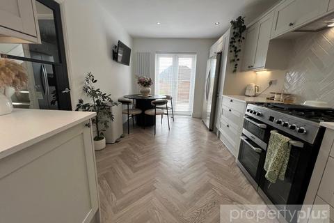 7 Cedar Way, Tonyrefail, Porth, CF39 8JN