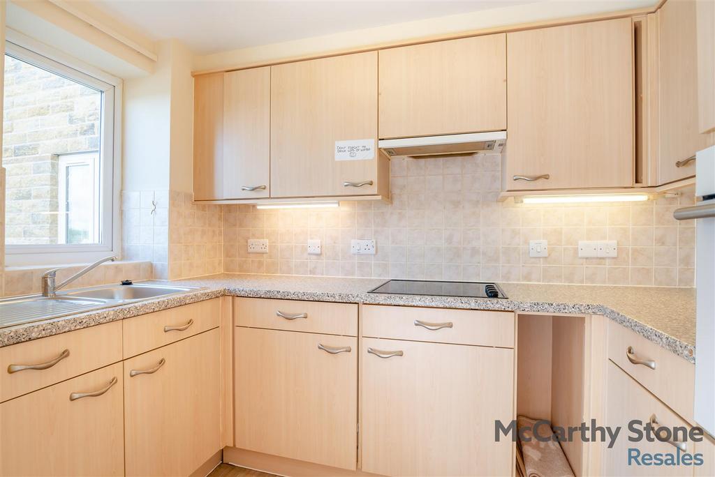8655093-interior01.jpg