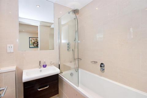 3 bedroom flat for sale, HAMPDEN GURNEY STREET, London, W1H