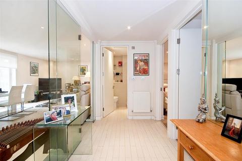 3 bedroom flat for sale, HAMPDEN GURNEY STREET, London, W1H