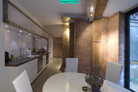 1 bedroom ground floor flat to rent, Andrews Road, London, E8 4QL