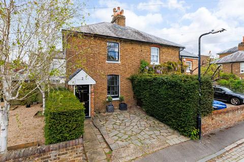 2 bedroom semi-detached house to rent, Gloucester Place, Windsor, Berkshire