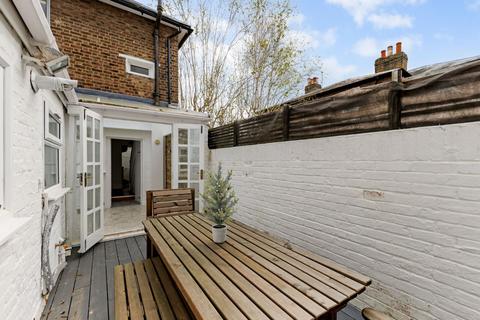 2 bedroom semi-detached house to rent, Gloucester Place, Windsor, Berkshire