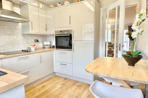 2 bedroom bungalow for sale, Shephard Mead, Tewkesbury GL20
