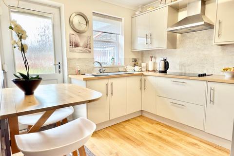 2 bedroom bungalow for sale, Shephard Mead, Tewkesbury GL20