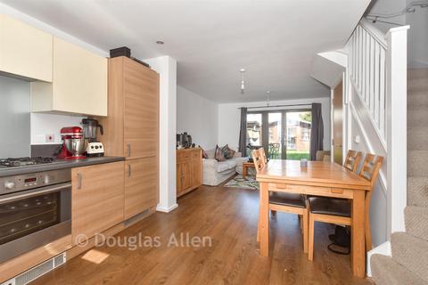 Ager Avenue, Dagenham RM8