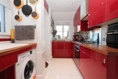 5 Lodge Road, Wallington, SM6 0TZ