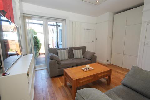 5 Lodge Road, Wallington, SM6 0TZ