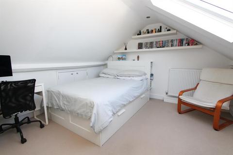 5 Lodge Road, Wallington, SM6 0TZ